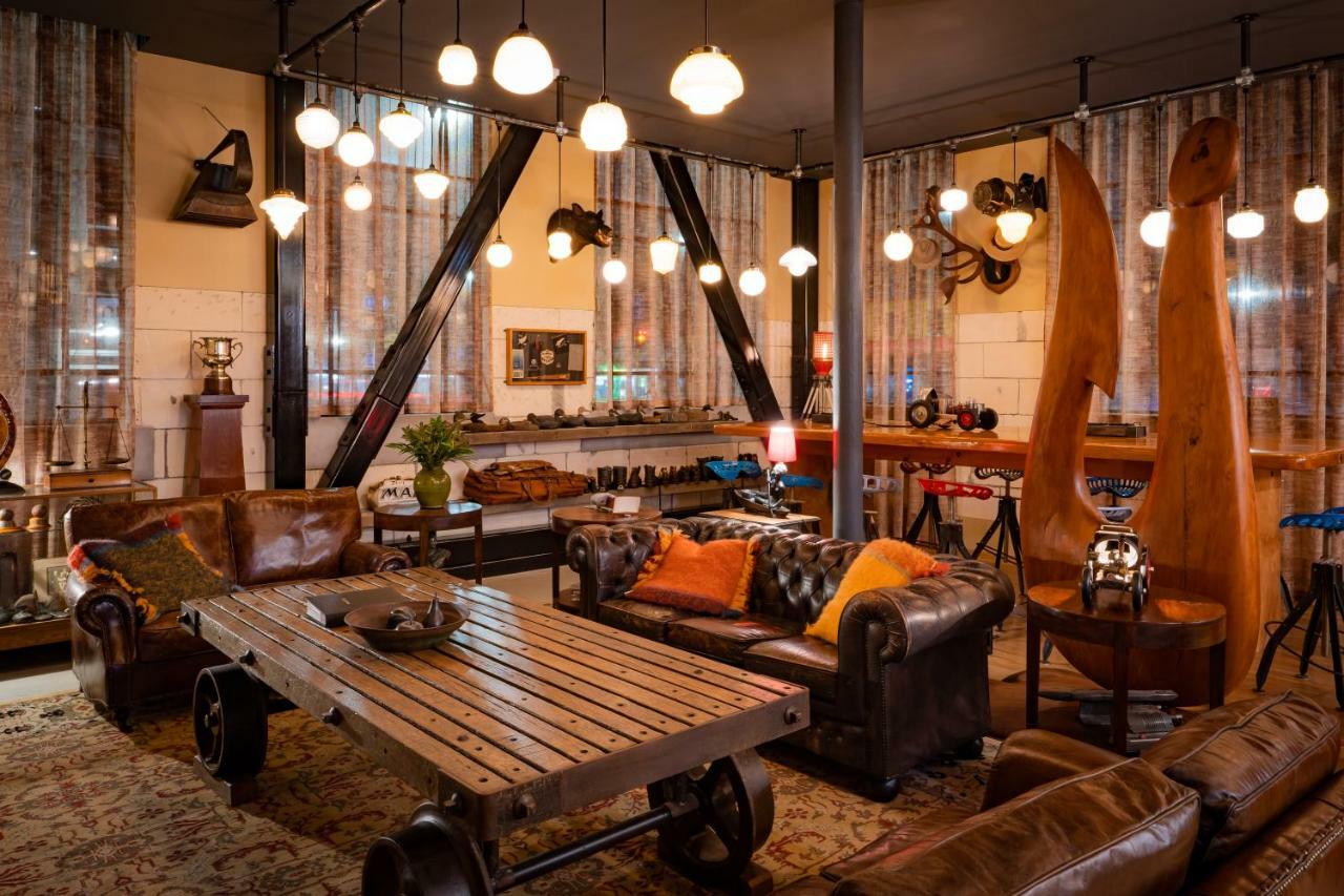 Poshtel